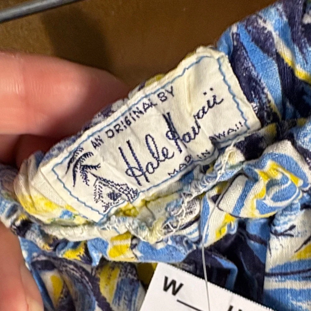 Vintage 50’s Hawaiian‎ Floral Blue and Yellow Childs Shorts set box G
